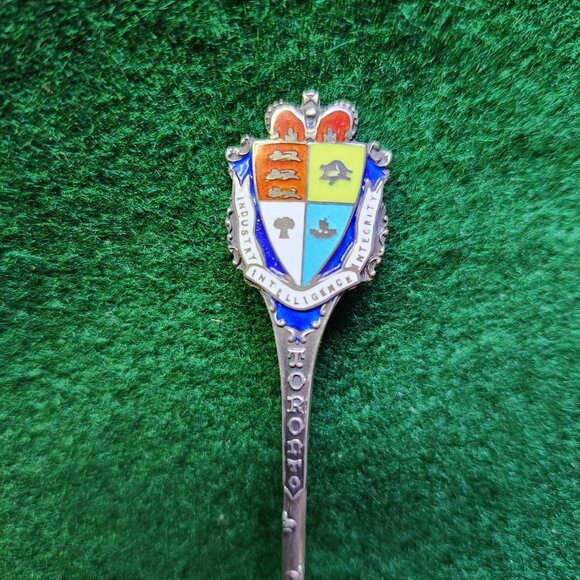 Sterling Silver Scheuer Souvenir Spoon Toronto City Hall Enamelled 11 grams - Picture 3 of 8